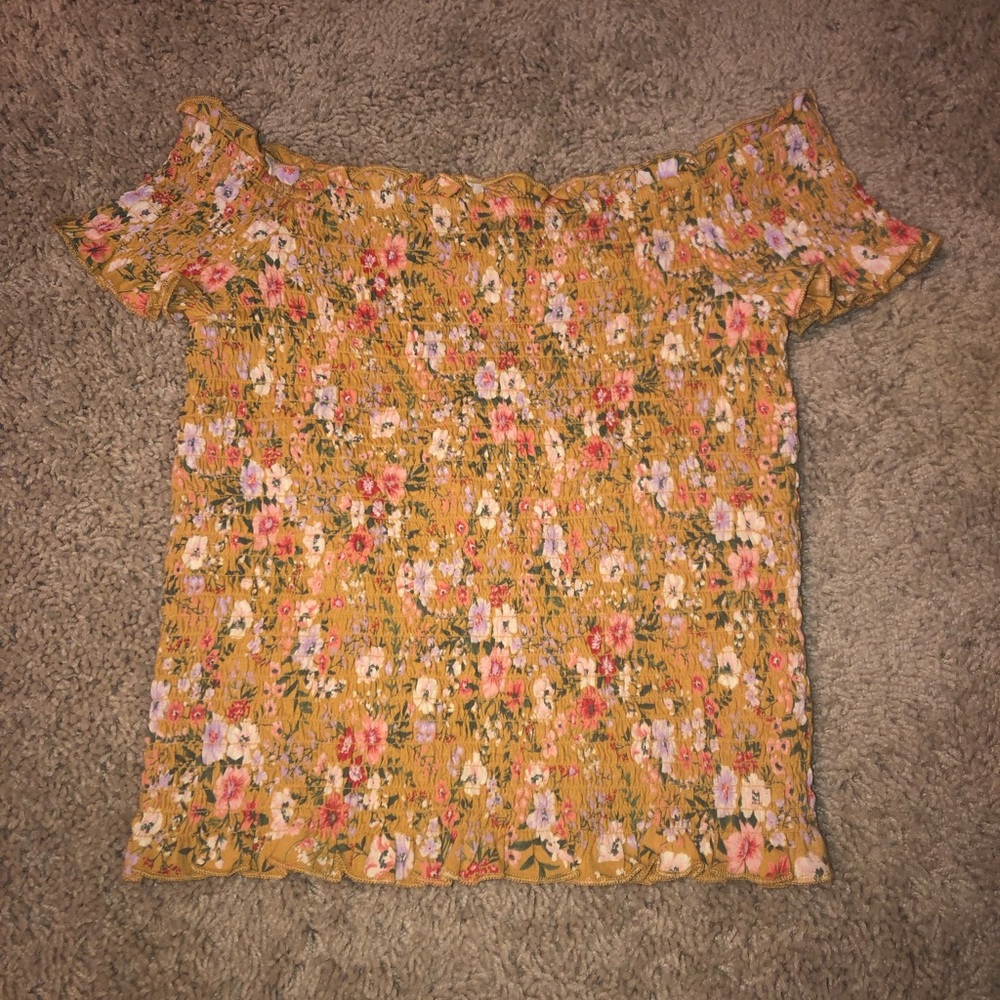 ✨NEW WITH TAGS ✨AEO off the shoulder top